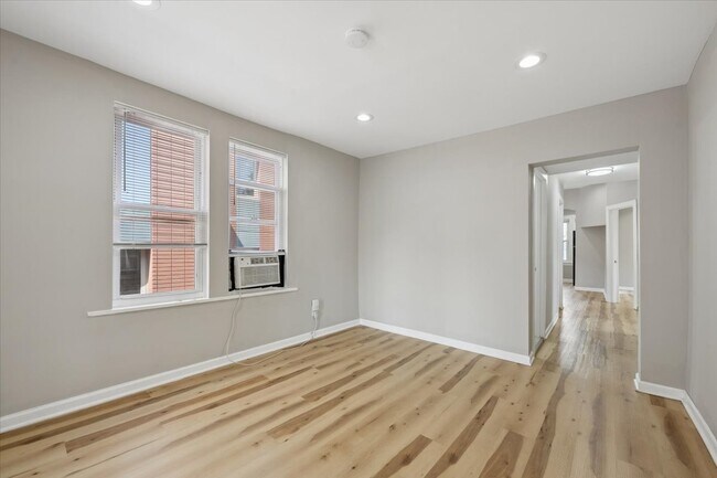 Foto del edificio - 545 N Drake Ave