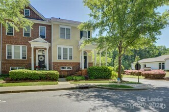 Building Photo - 562 6th Baxter Crossing