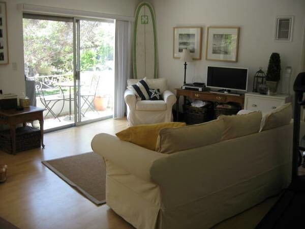 Living Room - 1608 S Bentley Ave