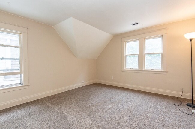 Building Photo - 3374 S Indiana Ave