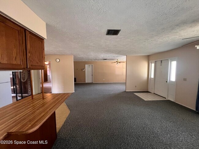 Foto del edificio - 1586 Wacker Ave SE