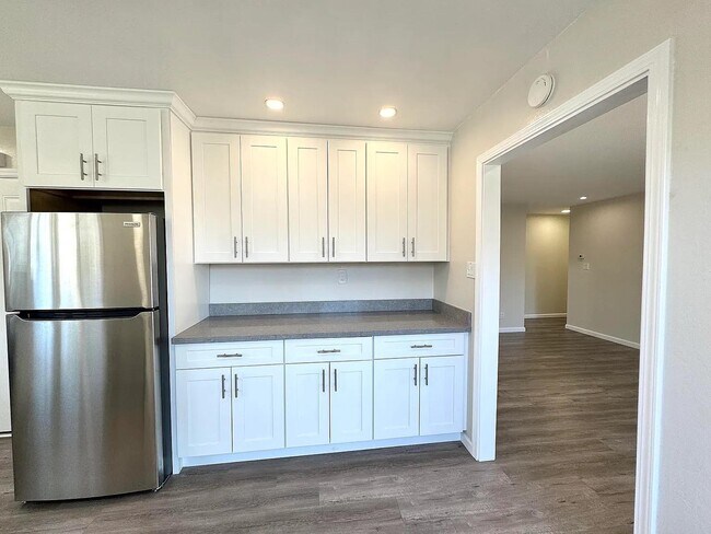 Foto del edificio - 908 Live Oak Dr