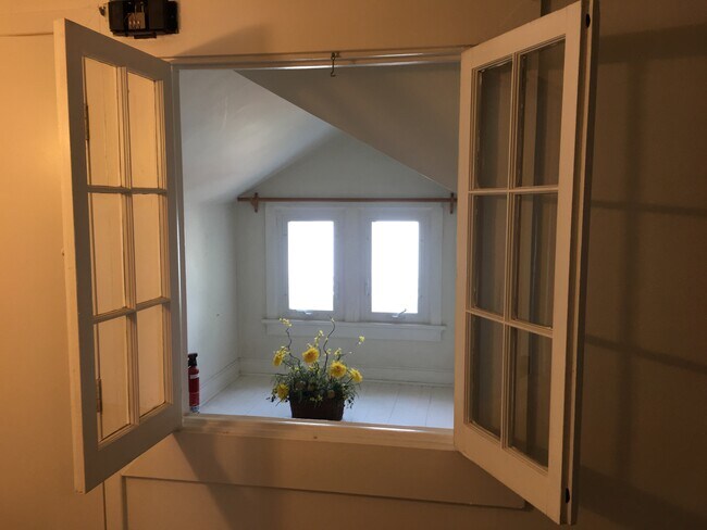 Foto del edificio - 717 N Emerson St