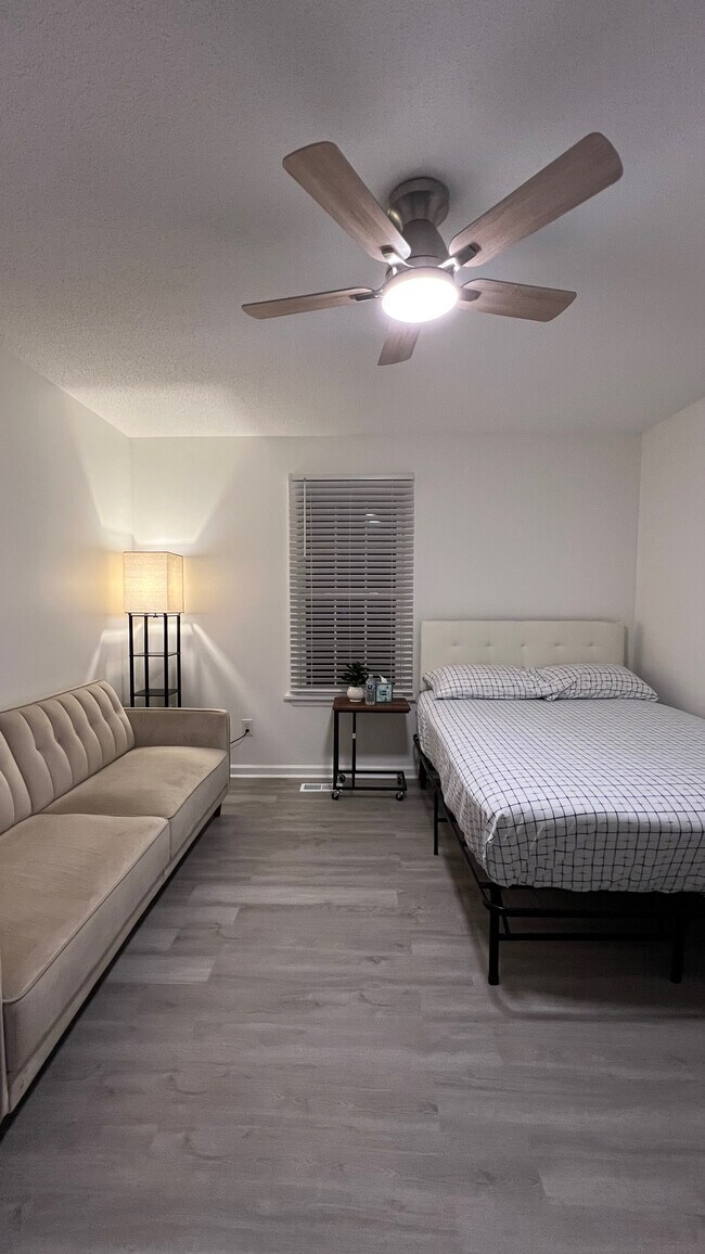 Foto del edificio - 301 Winners Cir S