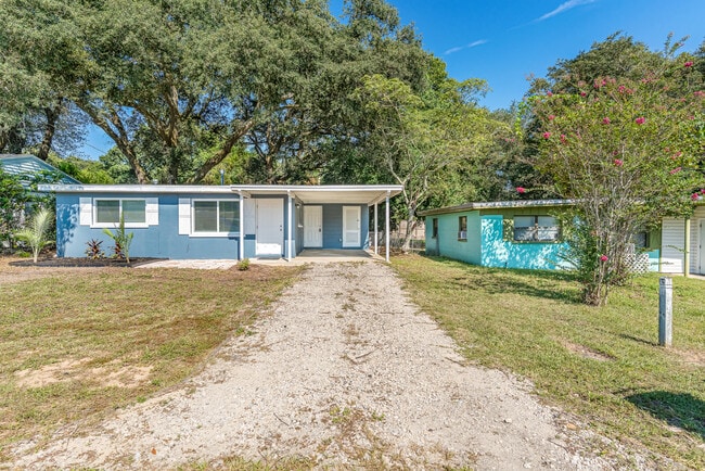 Building Photo - 711 Crestview Ave