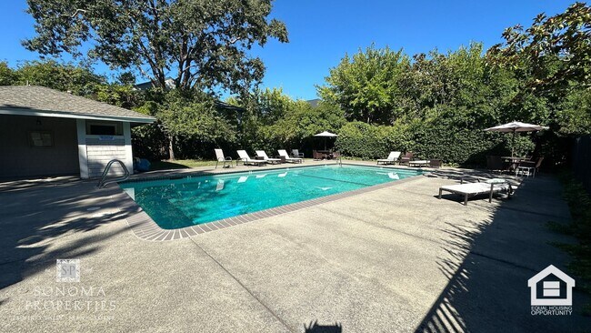 Foto del edificio - Updated Downtown Sonoma Condo!