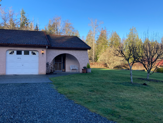 Building Photo - 1351 Port Williams Rd