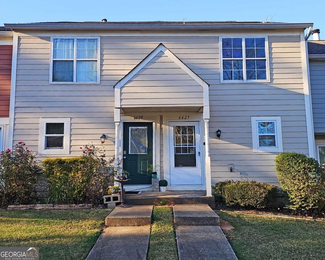 Foto principal - 6627 Banbury Ct NW