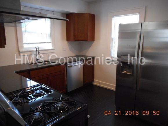Building Photo - 714 S Burdick St