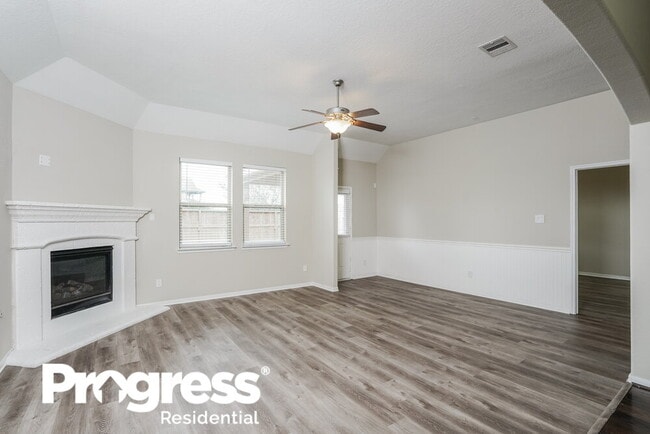 Foto del edificio - 3214 Bainbridge Hill Ln