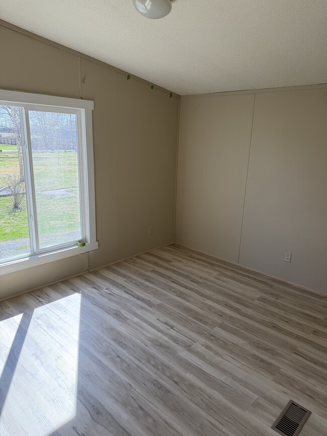 Building Photo - 314 S Logan St