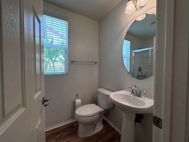 Building Photo - Beautiful 5 Bedroom Home for Rent in Spenc...