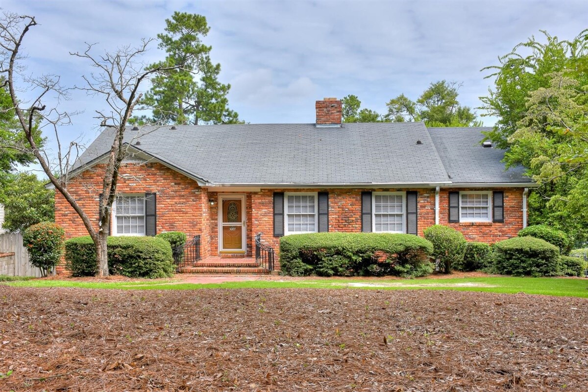 Primary Photo - 3007 Lake Forest Dr