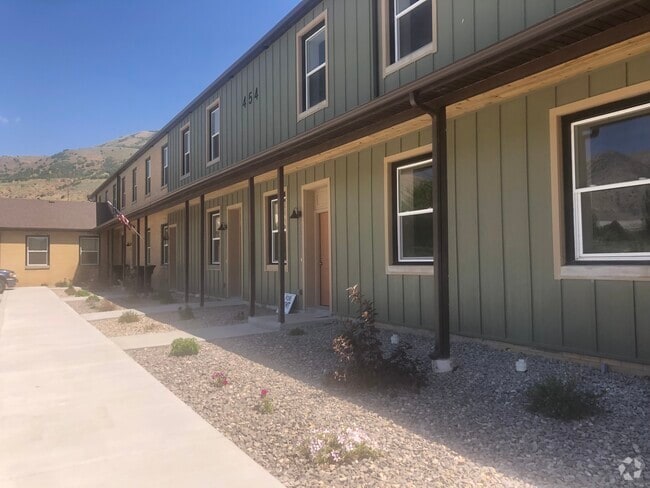 Building Photo - 454 E 850 S