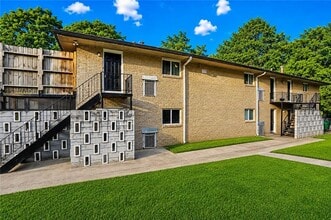Building Photo - 3300 College St