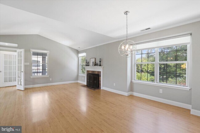 Foto del edificio - 618A Rose Hollow Dr
