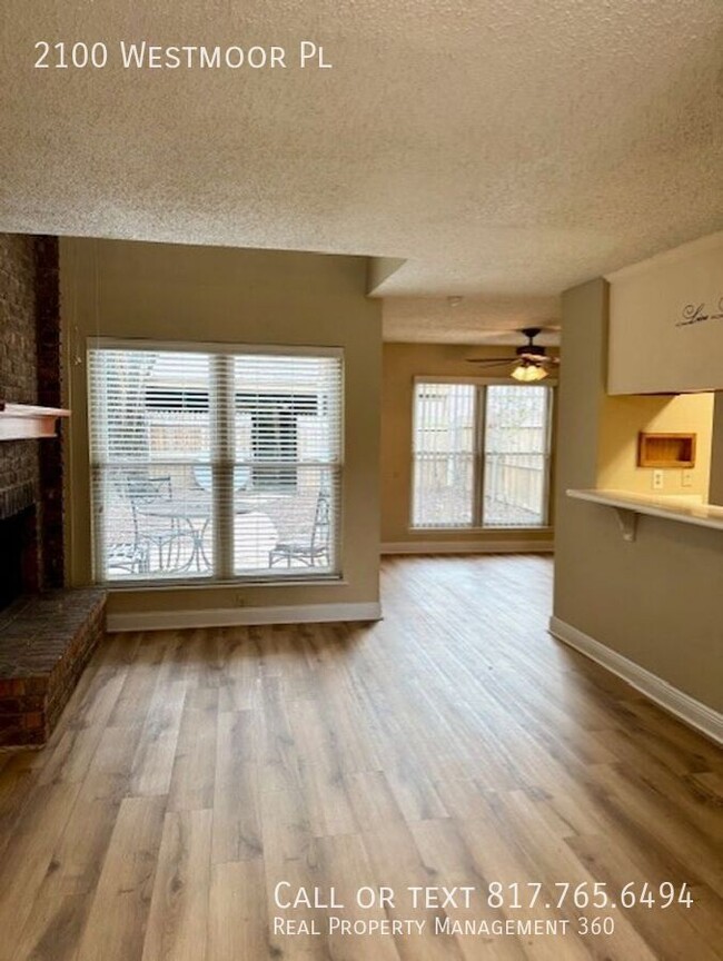 Foto del edificio - Charming Arlington townhome available for ...