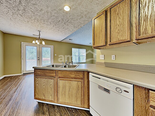 Foto del edificio - 1423 Newbury Ln