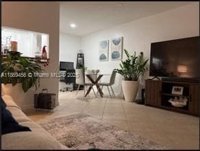 Primary Photo - 2838 Madison St