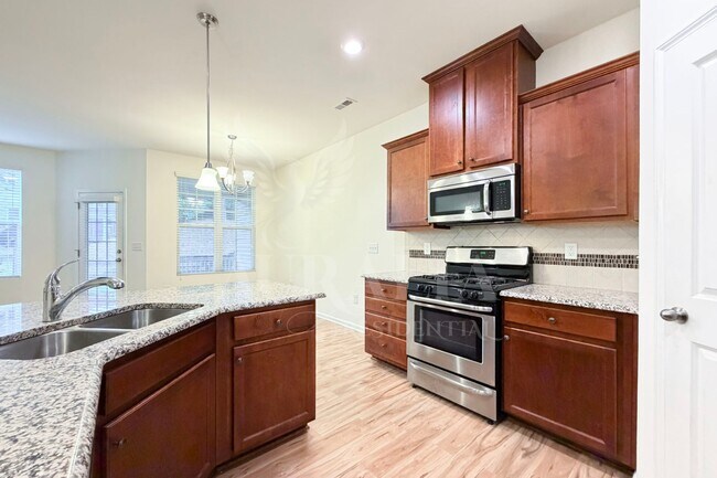 Foto del edificio - 907 Saratoga Dr