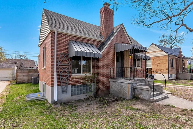 BR w/ Fenced Yard + 2-Car Garage Near I-70 - BR w/ Fenced Yard + 2-Car Garage Near I-70 House
