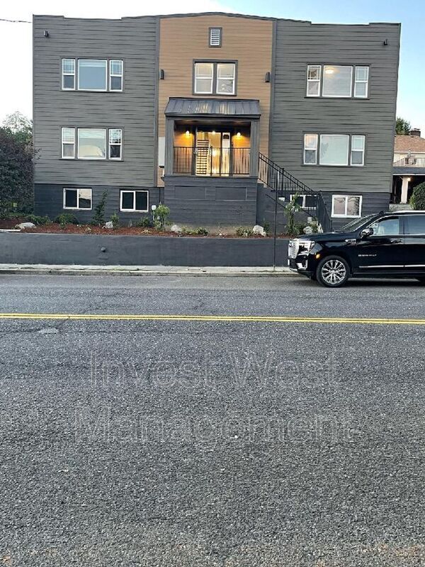 615 NE 6th Ave Unit 4, Camas, WA 98607 Condo for Rent in Camas, WA