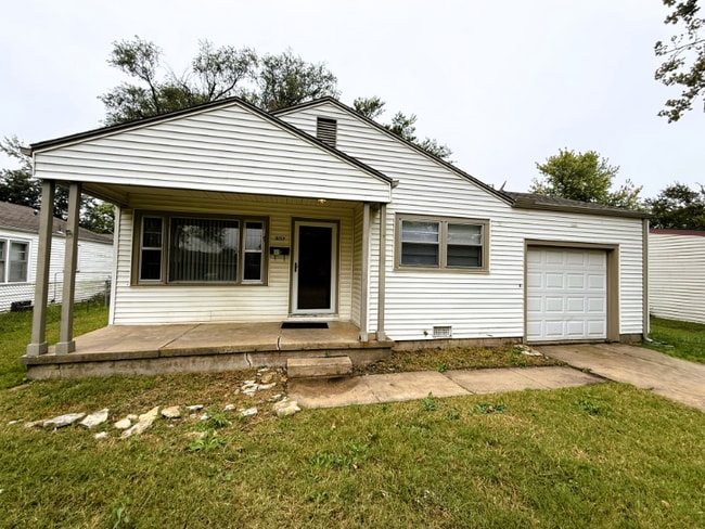 Building Photo - 3157 S Elizabeth Ave