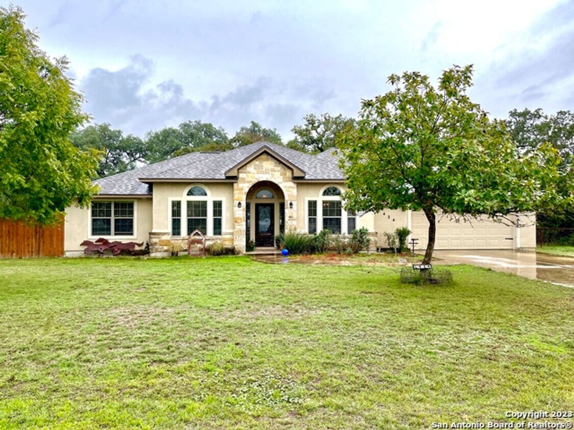 4 Bedroom/2 Bathroom Home in the Bandera R... House Rental in Bandera