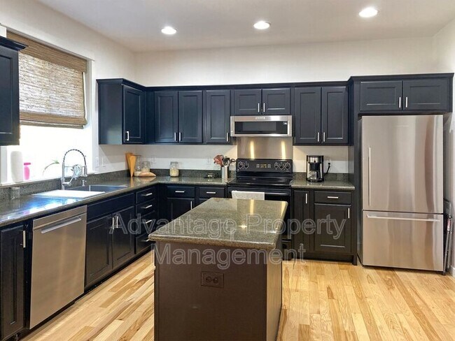 Foto del edificio - 2107 NW Grace Ave