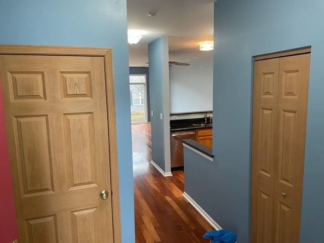 Building Photo - 2439 Oneida Ln