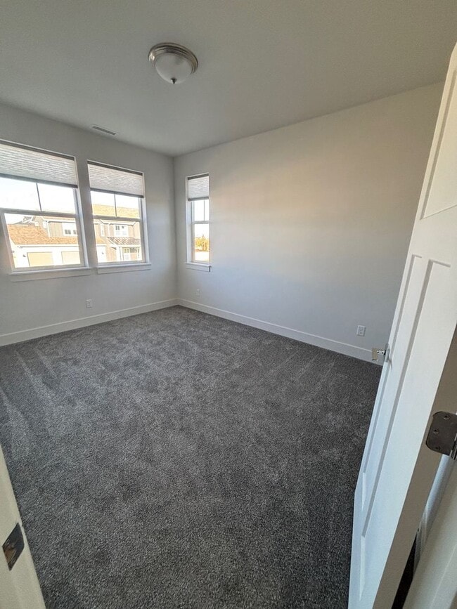 Building Photo - PET FRIENDLY home available