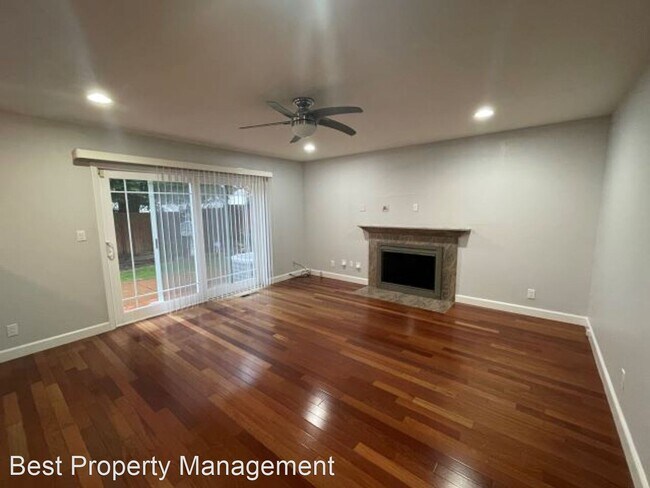 Building Photo - 5 br, 3 bath House - 44945 Washo Ct.