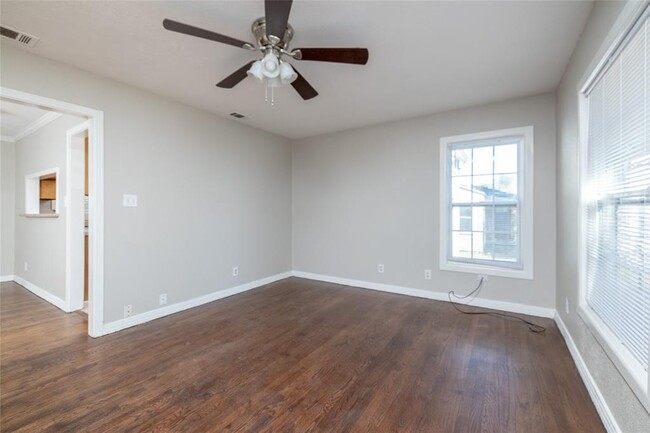 Building Photo - 3405 Eastridge Dr