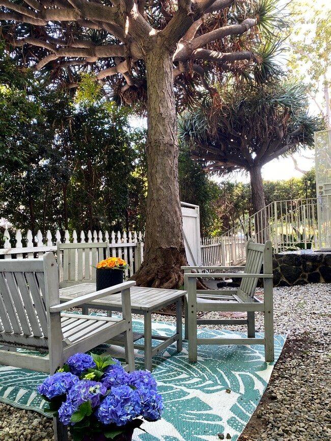 Building Photo - 7602 Lexington Ave