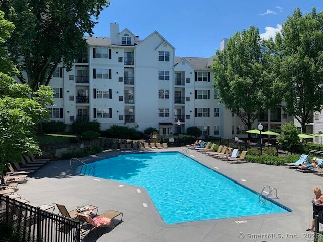 Foto principal - 97 Glenbrook Rd