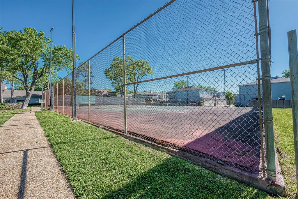 Building Photo - 2379 Briarwest Blvd