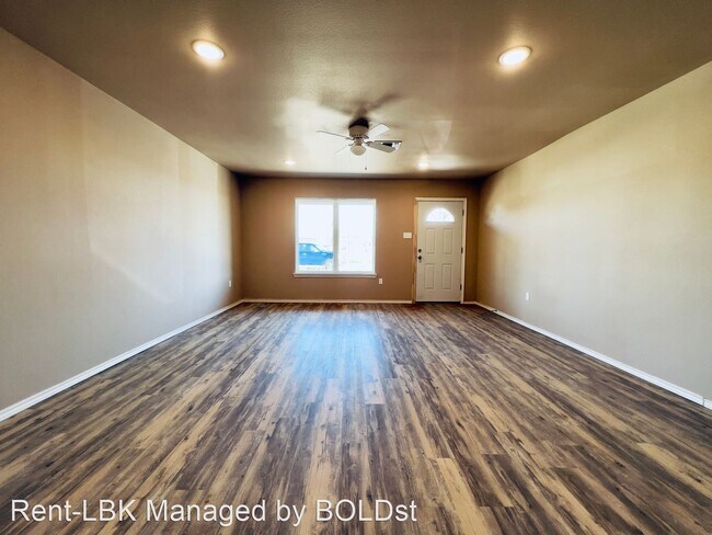Foto del edificio - 3 br, 2 bath House - 3204 E 2nd Pl.