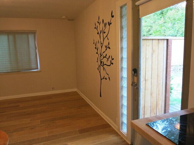 Foto del edificio - 805 East Smith Street, Unit Apartment
