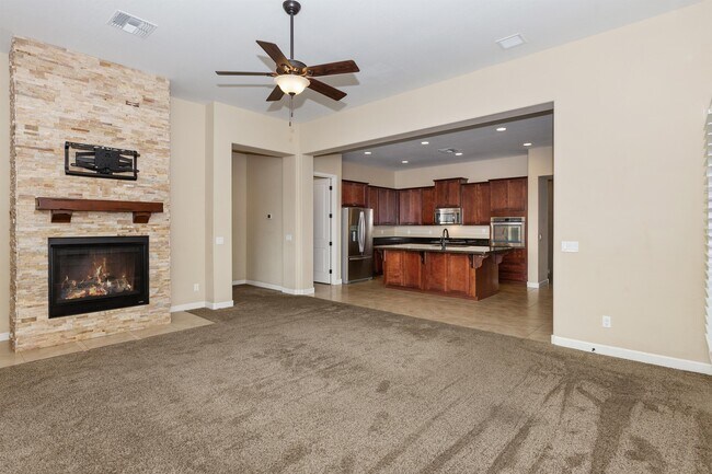 Building Photo - 453 Bloomingdale Dr