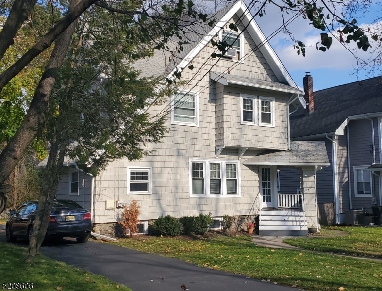 327 Franklin Ave, Ridgewood, NJ 07450 Townhome Rentals in Ridgewood