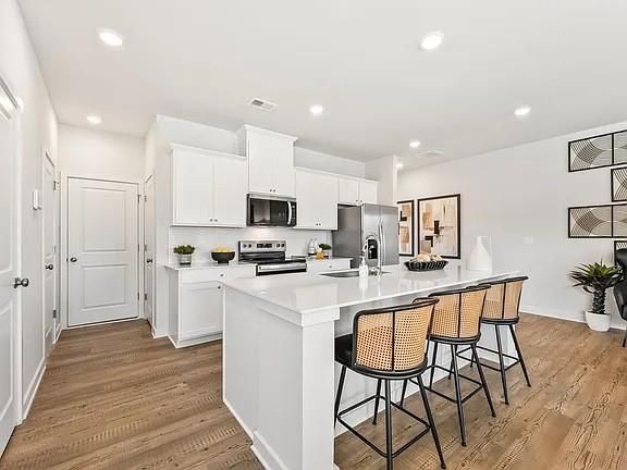 Foto del edificio - 7512 Clover Ln