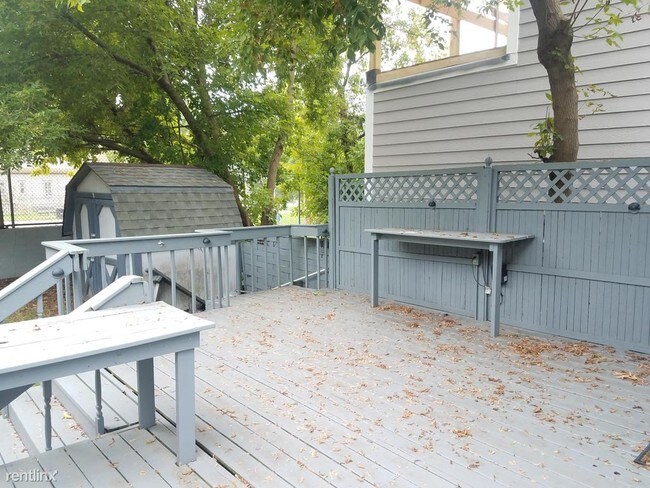 Building Photo - 3 br, 1 bath Apartment - 1201 E Kane Pl