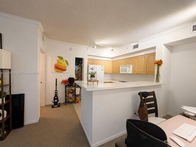 Building Photo - 6861 SW 44th St