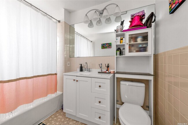 Foto del edificio - 123-08-123-25 25th Ave