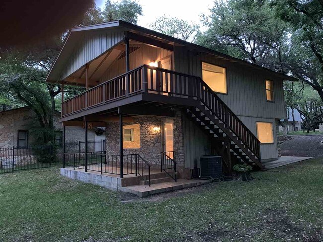 Foto del edificio - 410 Lakeview Dr