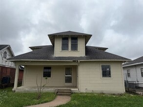 Building Photo - 931 9th Ave