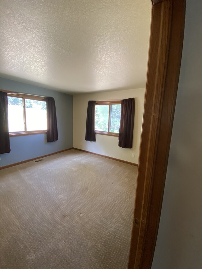 Building Photo - 13550 S Foxton Rd