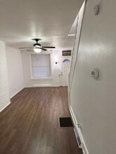 Building Photo - 526 S 14 1/2 St