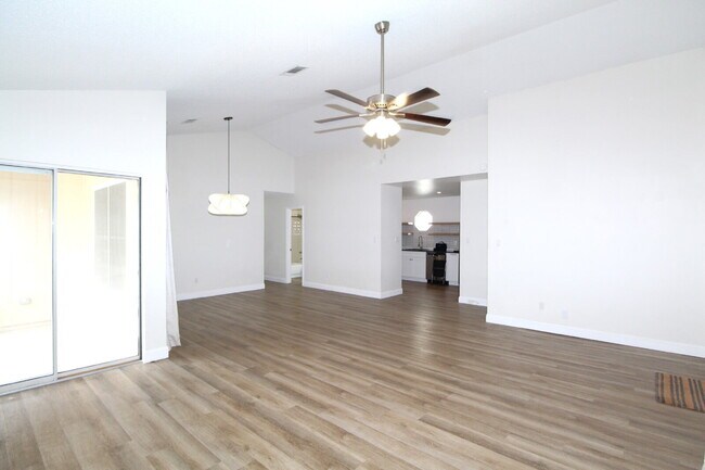 Foto del edificio - Charming Renovated Cottage with Granite, S...