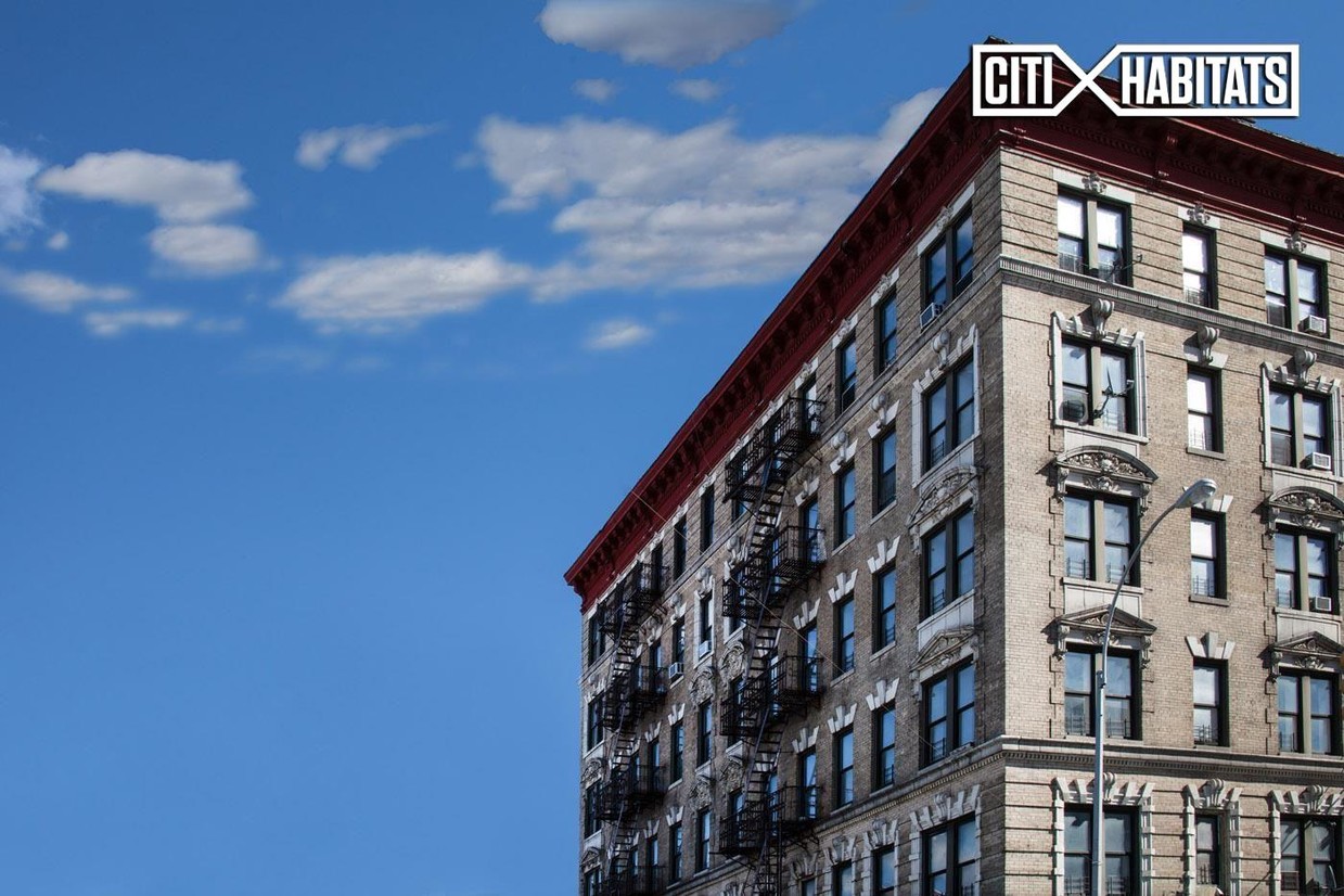 Building Photo - 442 Lorimer St